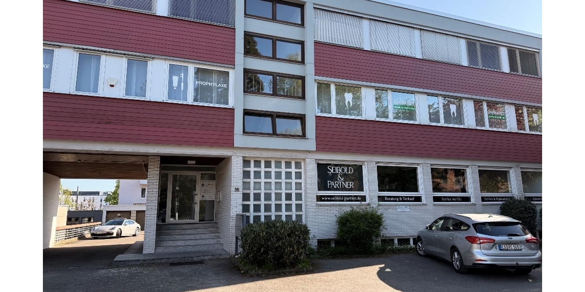 Zufahrt Innenhof v. Straßenseite